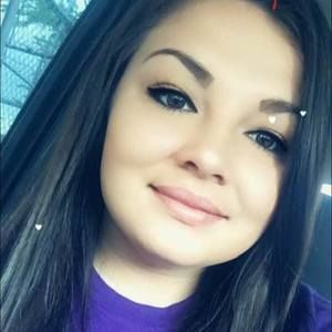 Meet your Posher, Holley